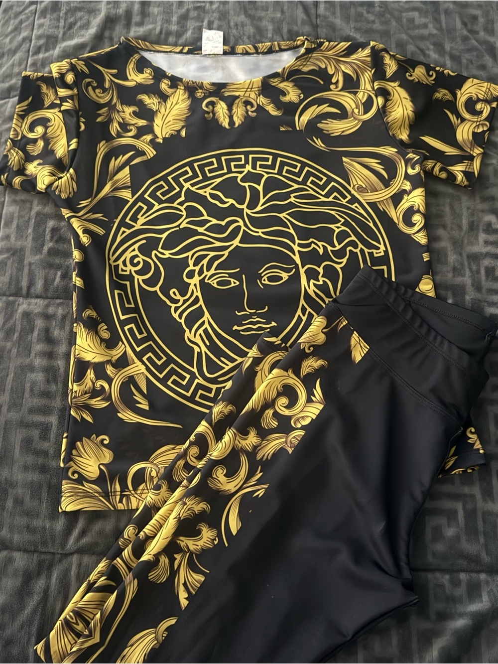 Baroque Medusa Print Active Set in Black and Gold
